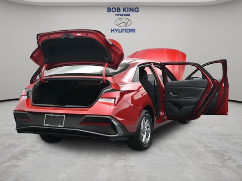 New 2026 Hyundai Elantra SE FWD image 19