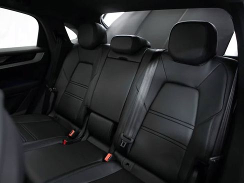 Certified 2026 Porsche Cayenne Coupe AWD/4WD image 37