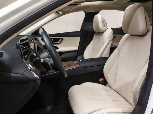 Certified 2025 Mercedes-Benz E 450 4MATIC Sedan image 9