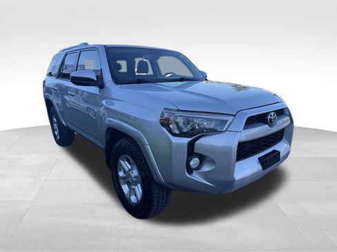 Used 2016 Toyota 4Runner SR5 RWD image 7