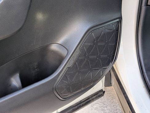 Used 2022 Toyota RAV4 XLE w/ Convenience Package image 14