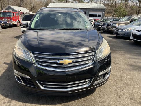 Used 2016 Chevrolet Traverse LT image 3