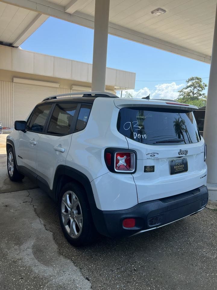 Used 2017 Jeep Renegade Limited FWD image 3