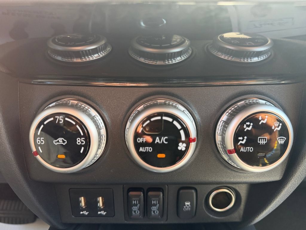 Used 2025 Mitsubishi Outlander Sport SE AWD/4WD image 16