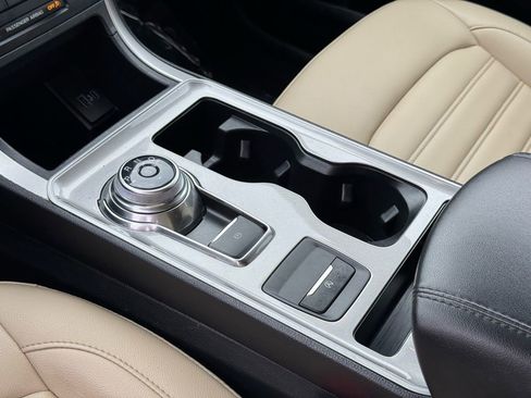 Used 2024 Ford Edge SEL image 19