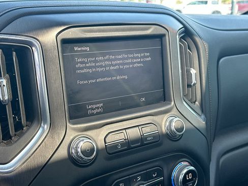 Used 2022 GMC Sierra 1500 AT4 w/ AT4 Premium Package AWD/4WD image 13