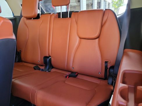 Certified 2023 Kia Carnival SX FWD image 11