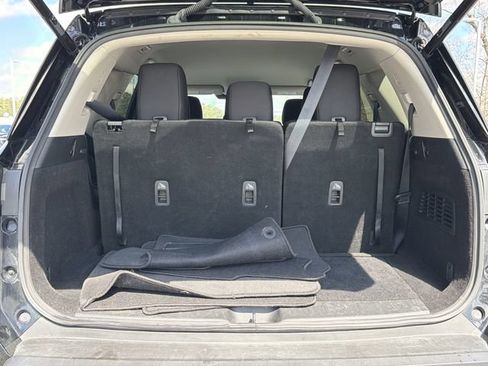 Used 2025 Nissan Pathfinder SV AWD/4WD image 23