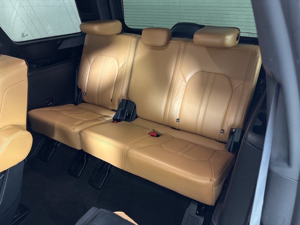 Certified 2023 Ford Expedition Platinum AWD/4WD image 33