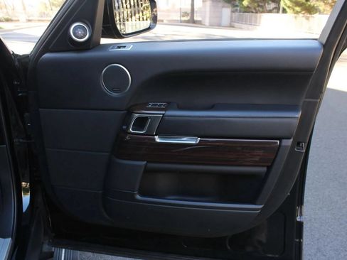 Used 2015 Land Rover Range Rover Supercharged AWD/4WD image 33