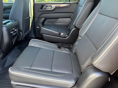 New 2026 GMC Yukon XL Elevation image 24