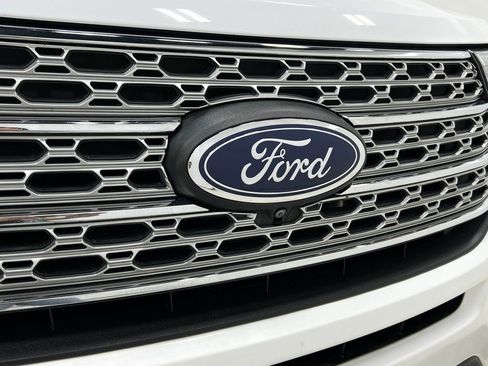 Used 2020 Ford Explorer Limited AWD/4WD image 40