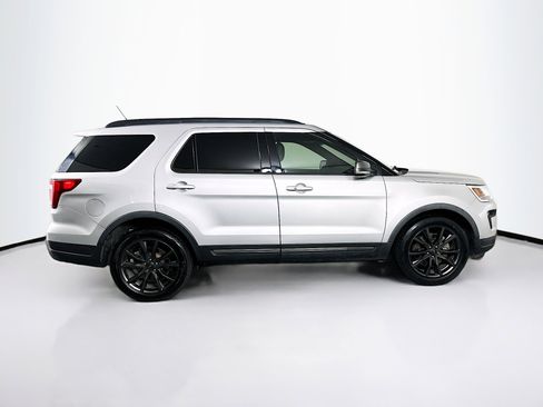 Used 2019 Ford Explorer XLT w/ Equipment Group 202A FWD image 10