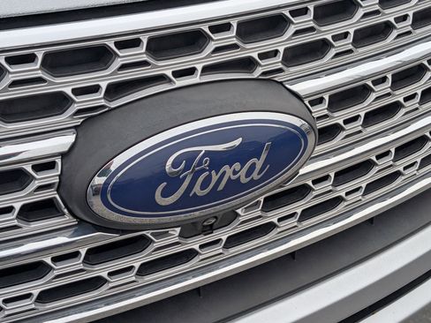 Used 2020 Ford Explorer Limited image 6