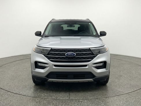 Used 2024 Ford Explorer XLT w/ Equipment Group 202A image 2