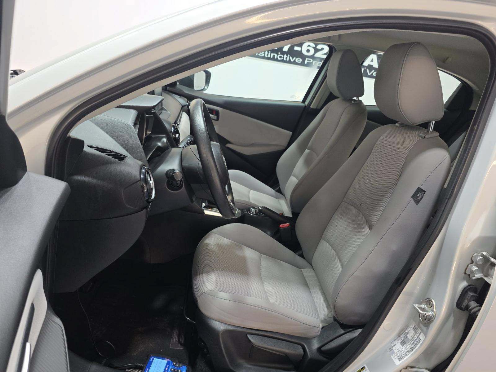 Used 2020 Toyota Yaris LE FWD image 5