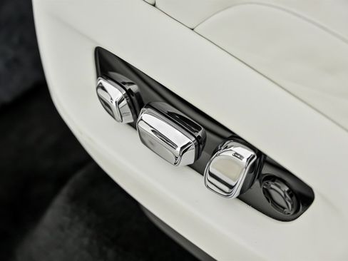 Used 2018 Rolls-Royce Phantom Sedan image 27