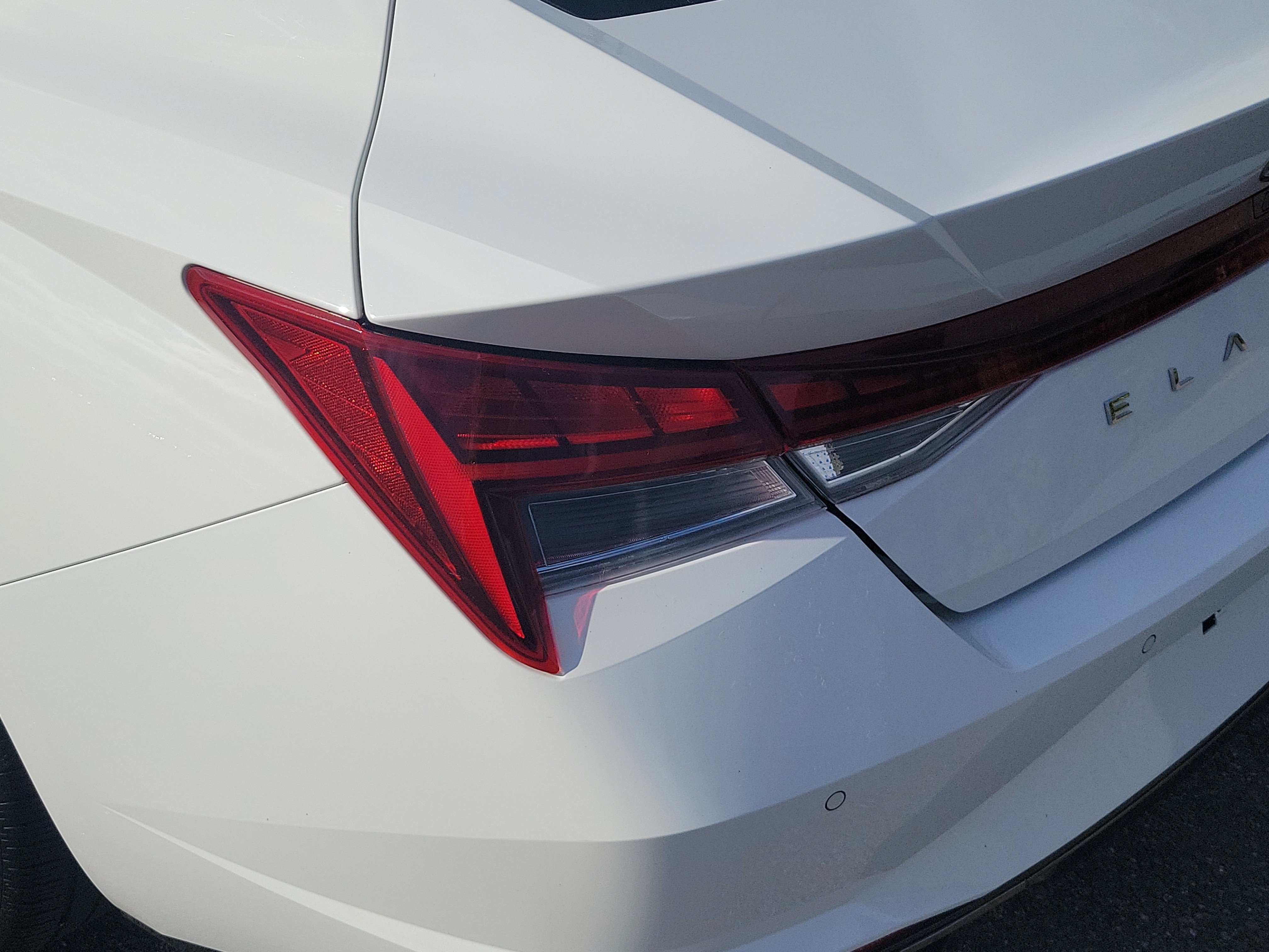 Used 2023 Hyundai Elantra Limited FWD image 11