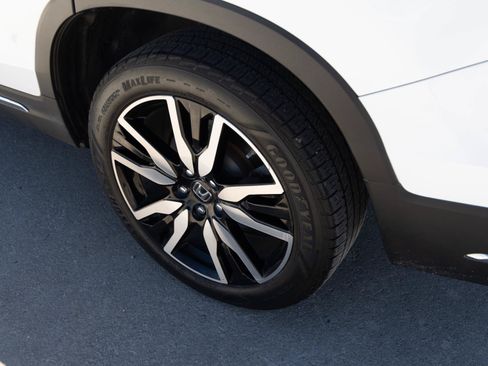 Used 2021 Honda Pilot Touring image 8