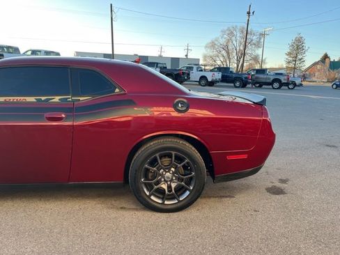Used 2018 Dodge Challenger GT w/ GT Interior Package image 8