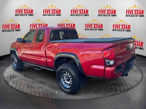 Used 2017 Toyota Tacoma TRD Off-Road image 5