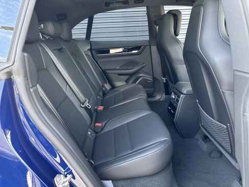 Certified 2025 Porsche Macan Electric image 24