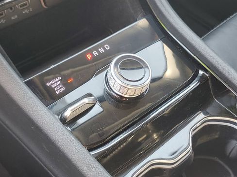 Used 2021 Jeep Grand Cherokee L Limited AWD/4WD image 25