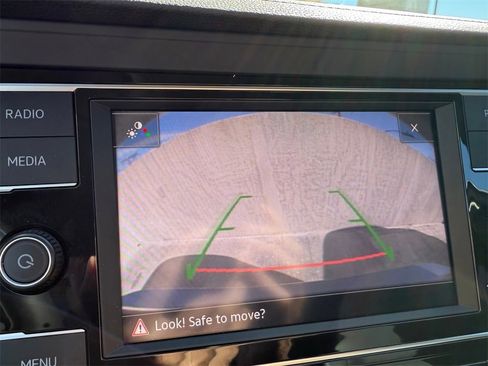 Used 2024 Volkswagen Jetta SE image 17