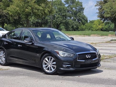 Used 2017 INFINITI Q50 3.0t Premium w/ Driver Assistance Package AWD/4WD image 2