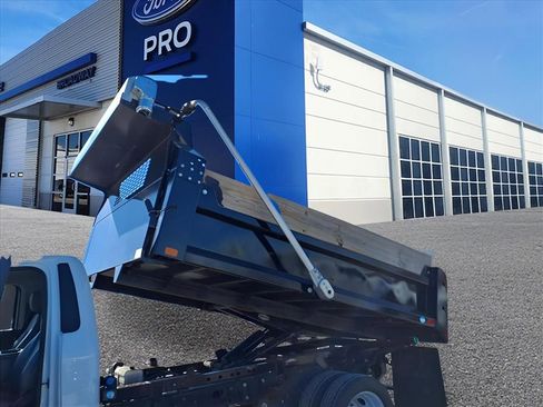 Used 2023 Ford F550 4x4 Regular Cab Super Duty image 23