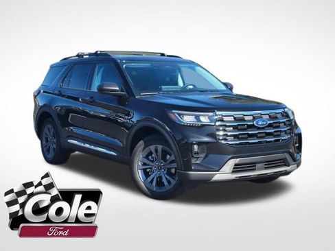 New 2025 Ford Explorer Active w/ Active Comfort Package image 1