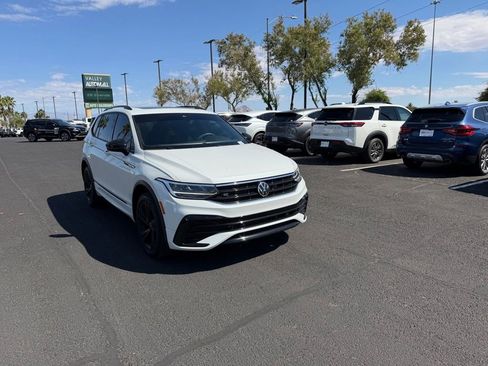 Used 2023 Volkswagen Tiguan SE R-Line FWD image 3
