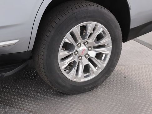 Used 2024 GMC Yukon Denali AWD/4WD image 14