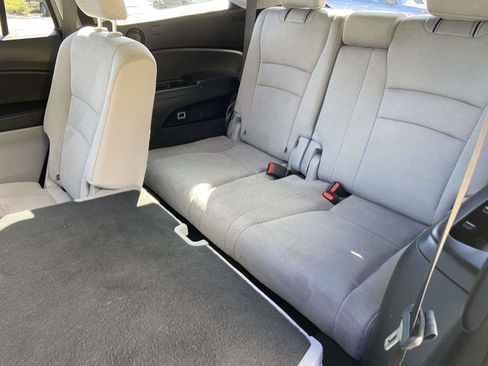 Certified 2019 Honda Pilot EX image 9