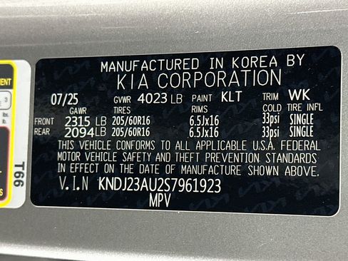 Used 2025 Kia Soul LX w/ LX Technology Package FWD image 12