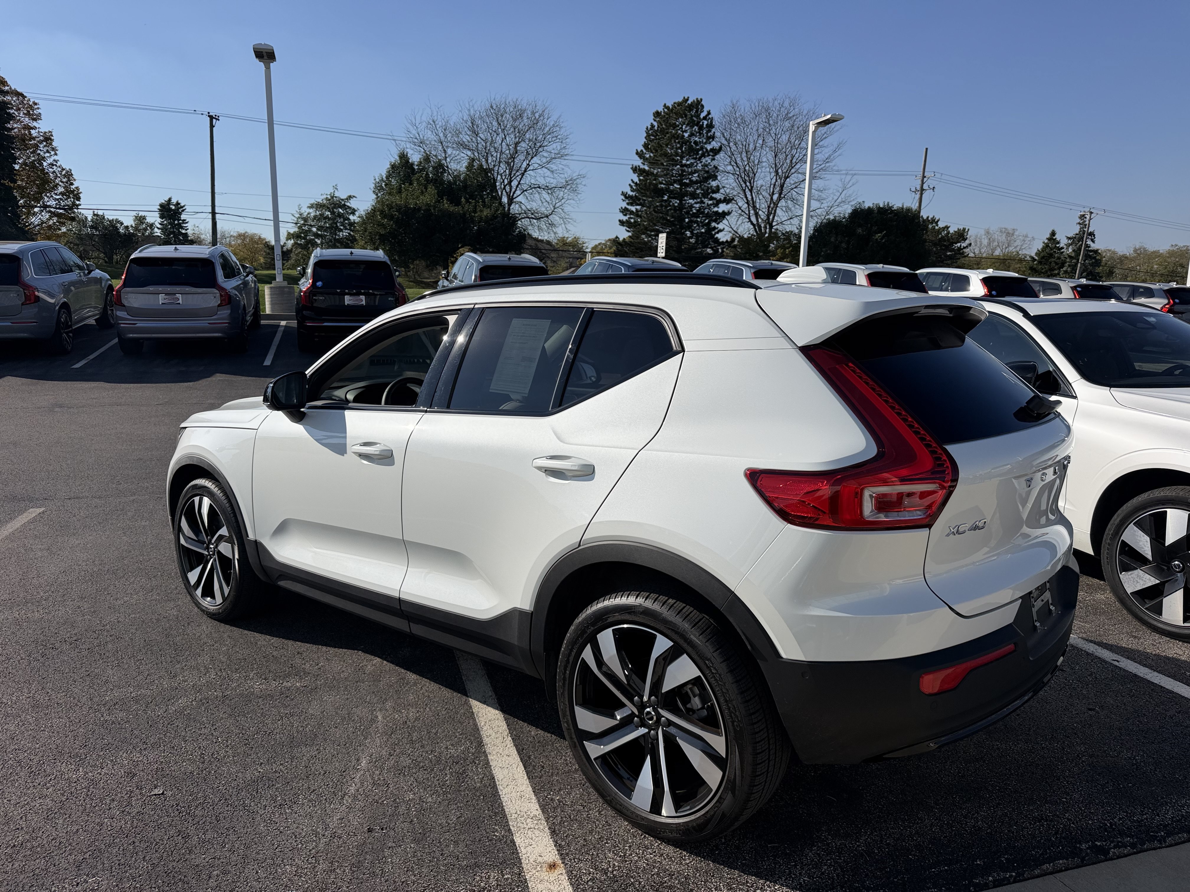 Used 2024 Volvo XC40 B5 Plus w/ Climate Package AWD/4WD image 5