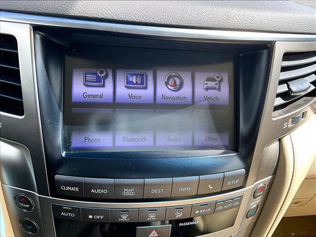 Used 2013 Lexus LX 570 4WD w/ Luxury Pkg w/Pre-crash image 22