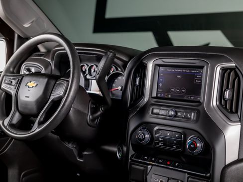 Used 2024 Chevrolet Silverado 1500 Custom w/ Turbomax Blackout Package AWD/4WD image 39