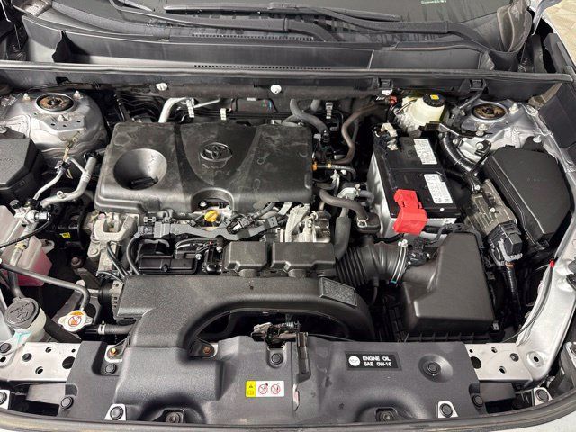 Used 2021 Toyota RAV4 XLE AWD/4WD image 10