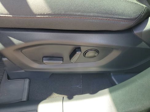 Used 2025 Ford Explorer Active AWD/4WD image 7