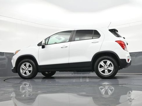 Used 2022 Chevrolet Trax LS w/ Tint and Cruise Package AWD/4WD image 26