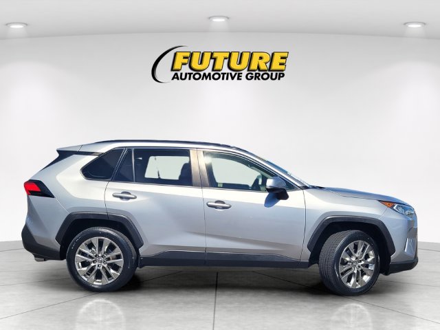 Used 2019 Toyota RAV4 XLE Premium w/ All Weather Liner Package FWD image 3