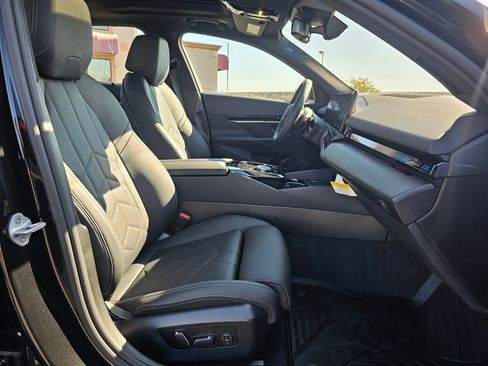 Certified 2025 BMW 530i xDrive 530i xDrive w/ Premium Package image 15