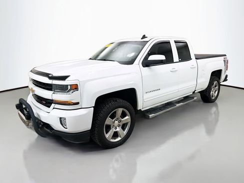 Used 2018 Chevrolet Silverado 1500 LT w/ All Star Edition image 3
