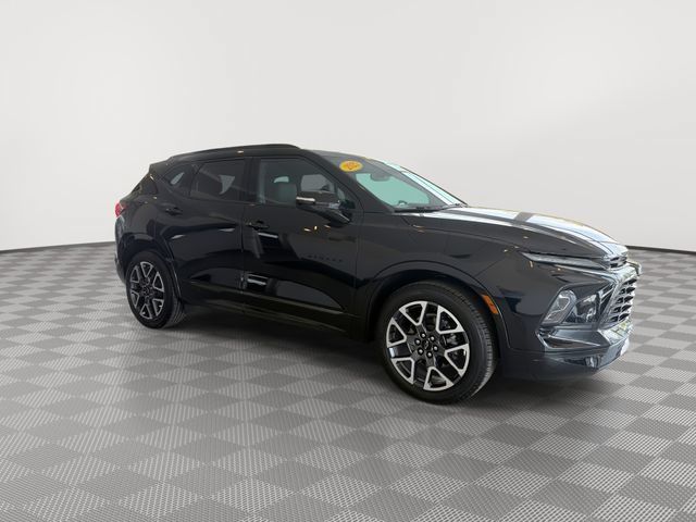 Certified 2025 Chevrolet Blazer RS FWD image 14