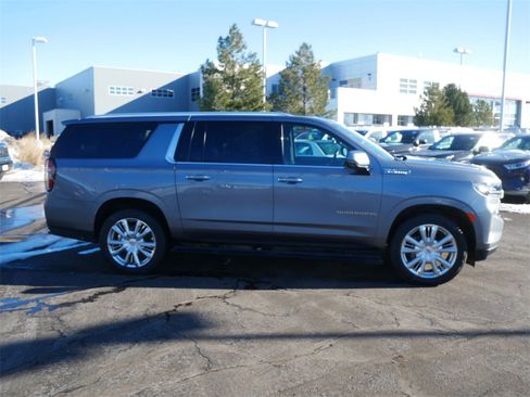 Used 2021 Chevrolet Suburban High Country w/ Premium Package image 4