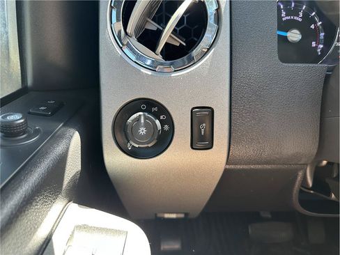 Used 2011 Ford F250 Lariat w/ Lariat Ultimate Pkg AWD/4WD image 26