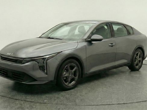 Used 2025 Kia K4 FWD image 3