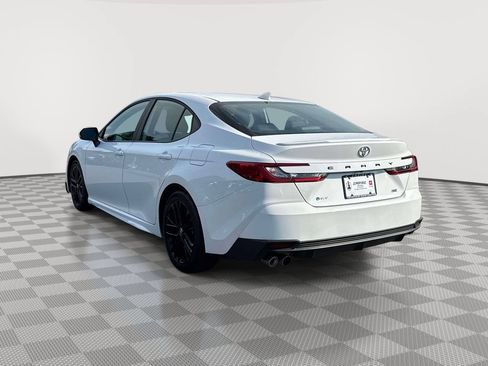 Used 2025 Toyota Camry SE FWD image 5