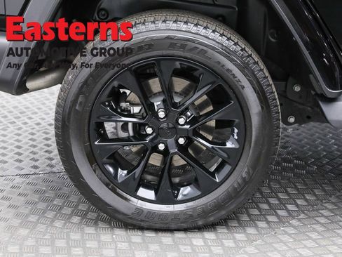 Used 2021 Jeep Wrangler Unlimited Sahara w/ Cold Weather Group image 31